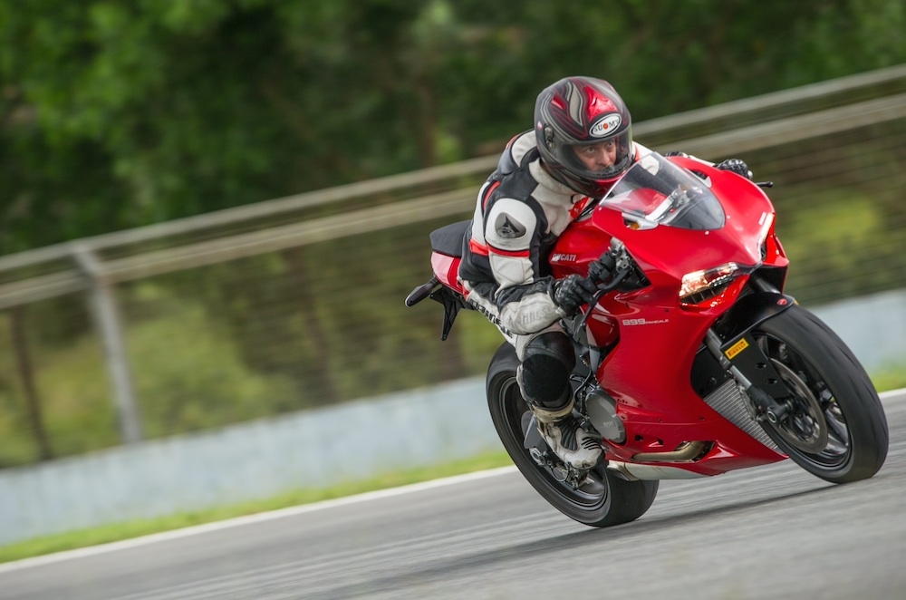 Ducati Panigale 899 giá hơn 500 triệu rất thời thượng có gì nóng