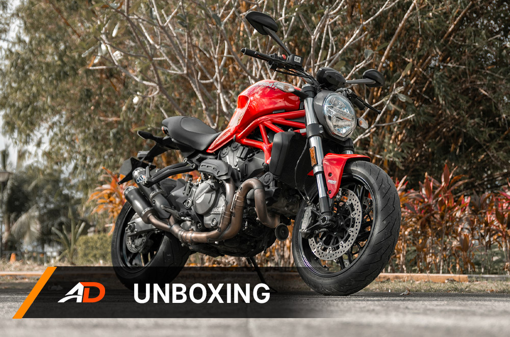 Ducati Monster 821 - Unboxing | MotoDeal