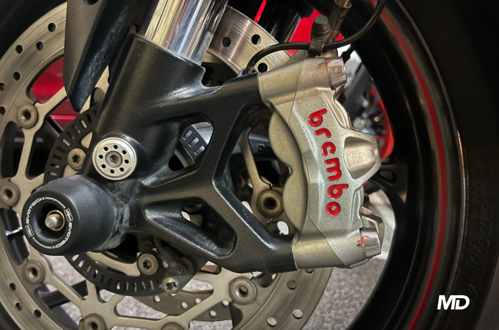 https://www.motodeal.com.ph/custom/blog-post/header/how-to-replace-brake-pads-on-monoblock-radial-calipers-633d822acb48c.jpeg