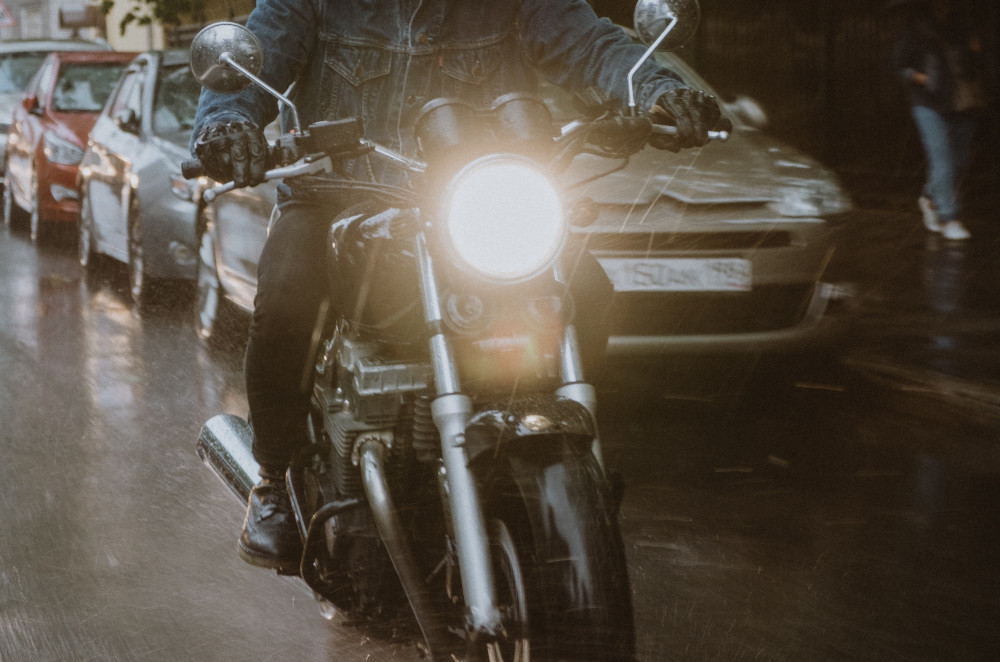 Fear Rain Ride Rain riding checklist—What to prepare for a stormy ride | MotoDeal
