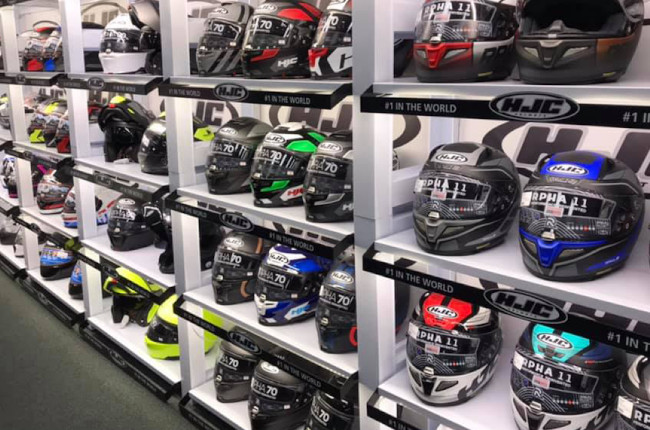 Motor helmet hot sale shop
